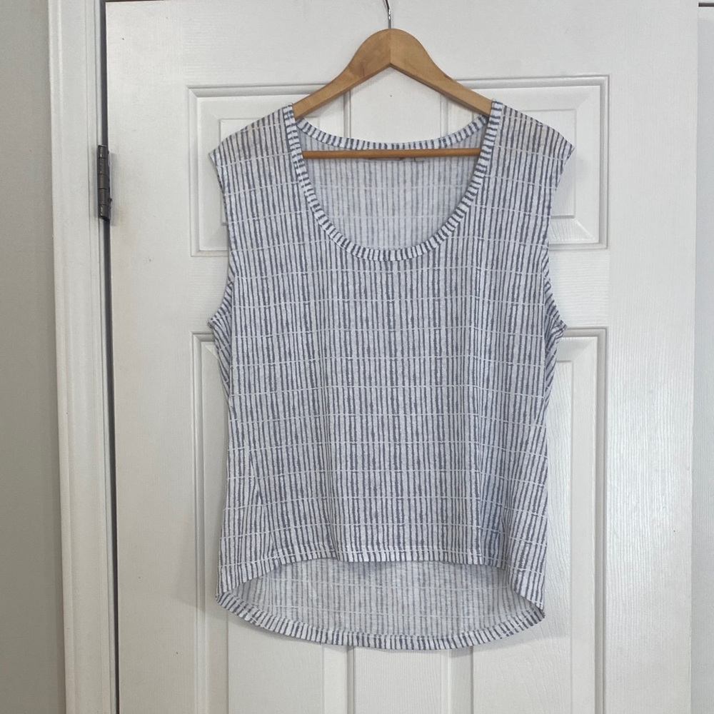 Athleta Black and White Striped Tank Top Size Large Like new
